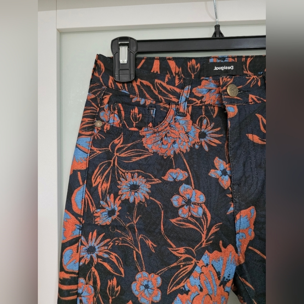 Desigual “Beflower” Floral Cropped Skinny Pants Size 38 (US 4) Stretch - Picture 3 of 15